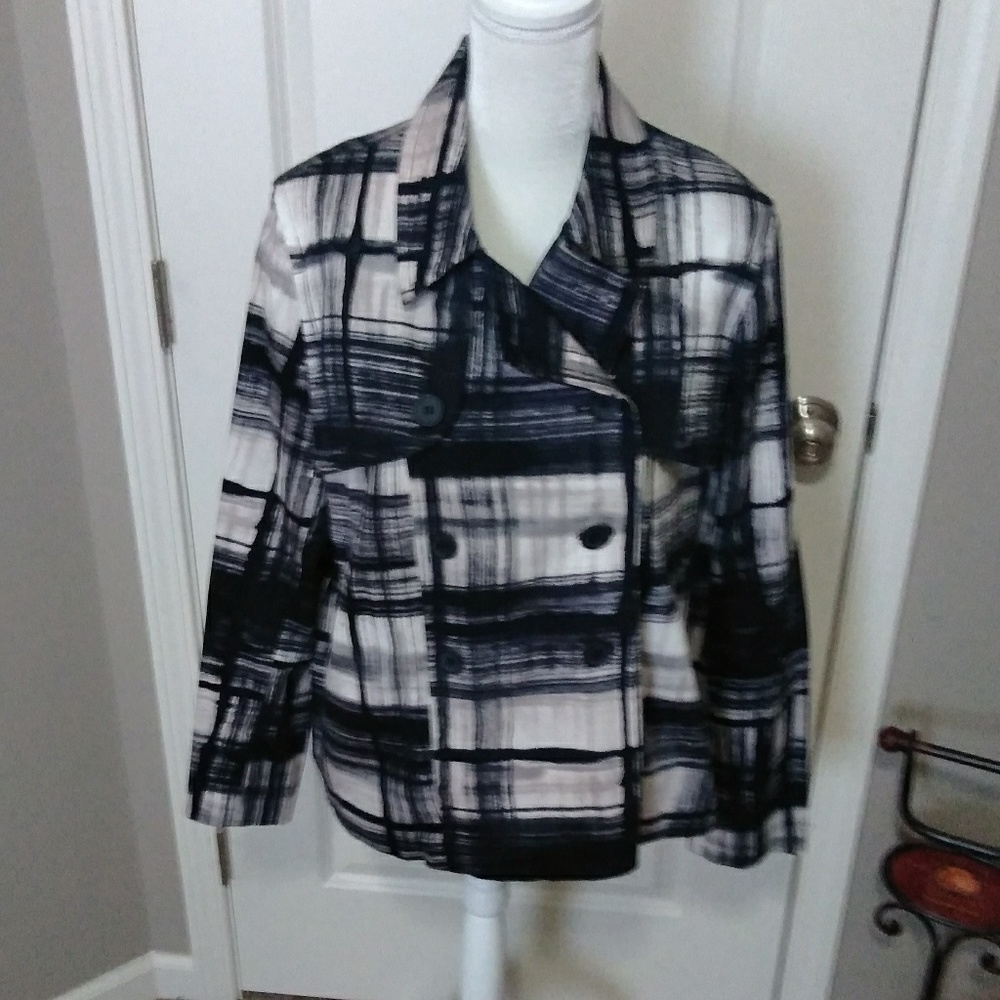 Simply Vera Vera Wang Black and White Overcoat